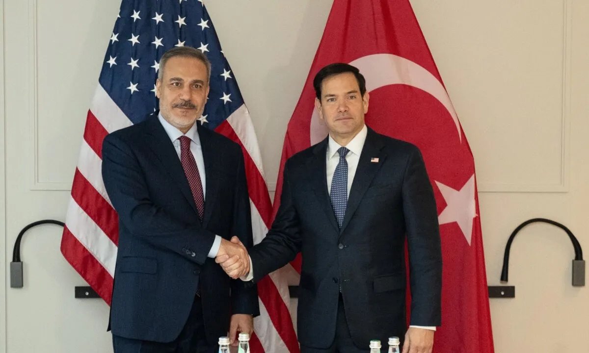 واشنطن تستضيف اجتماعًا تركيًا أمريكيًا حاسمًا لبحث مستقبل سوريا ومكافحة الإرهاب