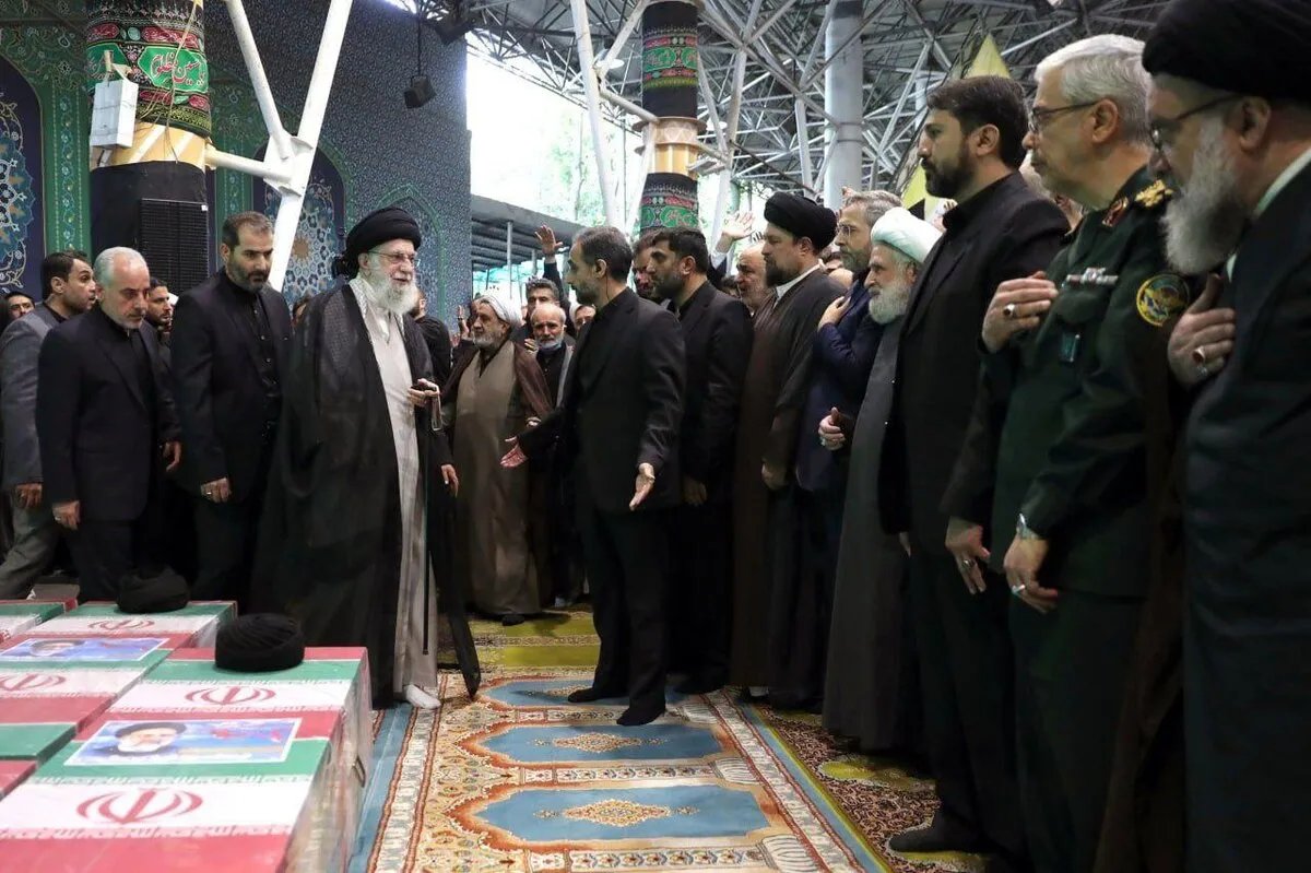 وفد رفيع المستوى من نظام الأسد يشارك في تشييع الرئيس الإيراني.. من هم أبرز أعضائه؟