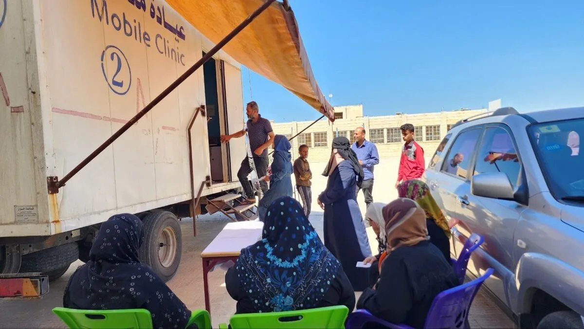 كفرزيتا تتعافى: عيادة متنقلة مجانية توفر الرعاية الصحية الأساسية للأهالي العائدين