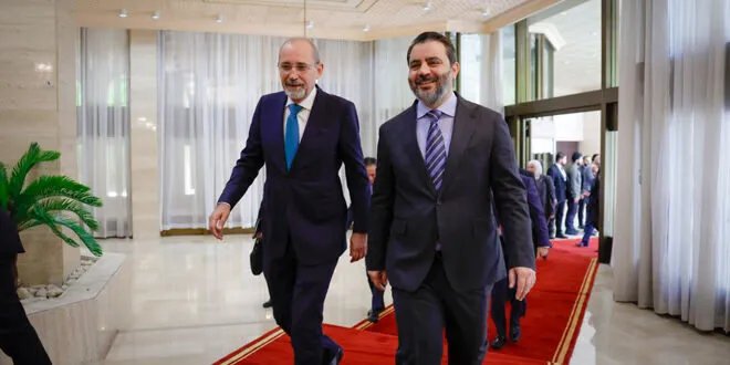 وزير الخارجية السوري يستقبل وفداً أردنياً رفيعاً لبحث التعاون المشترك