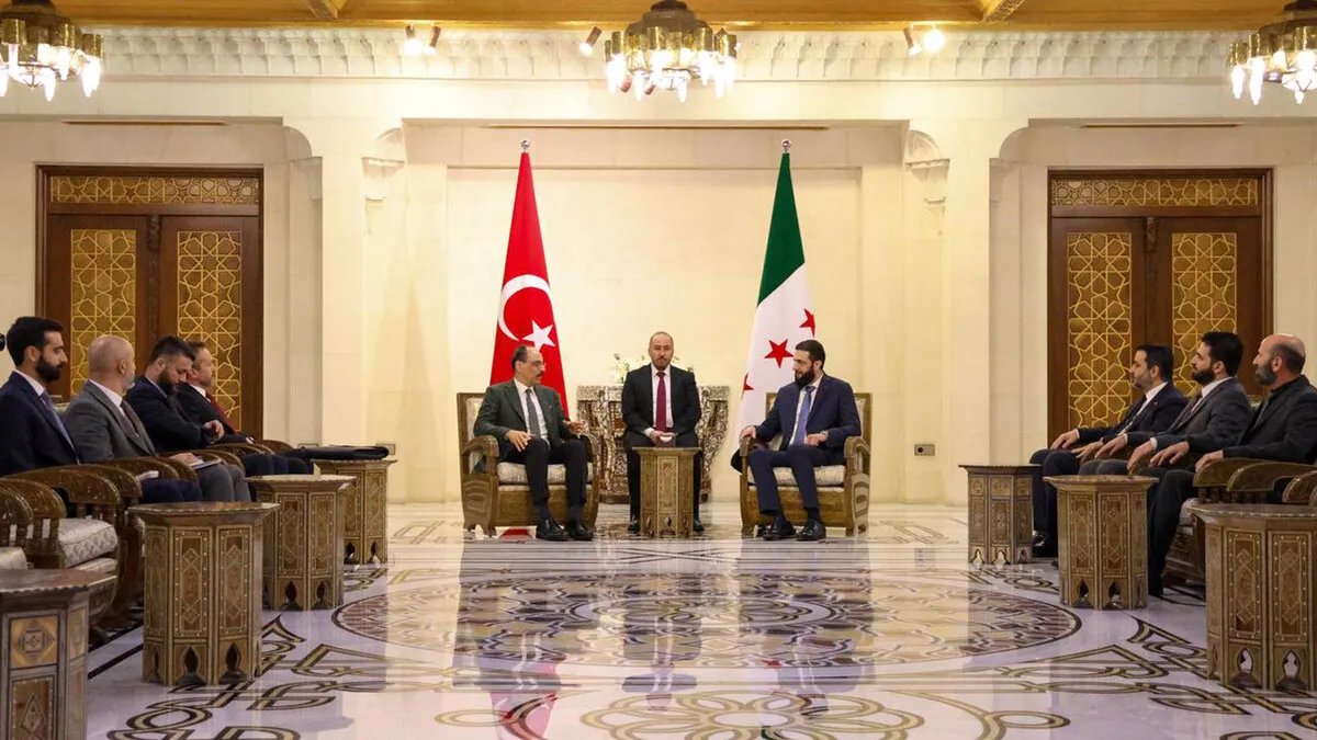 لقاء رفيع المستوى في دمشق: الشرع وقالن يبحثان الأمن والحدود وعودة اللاجئين