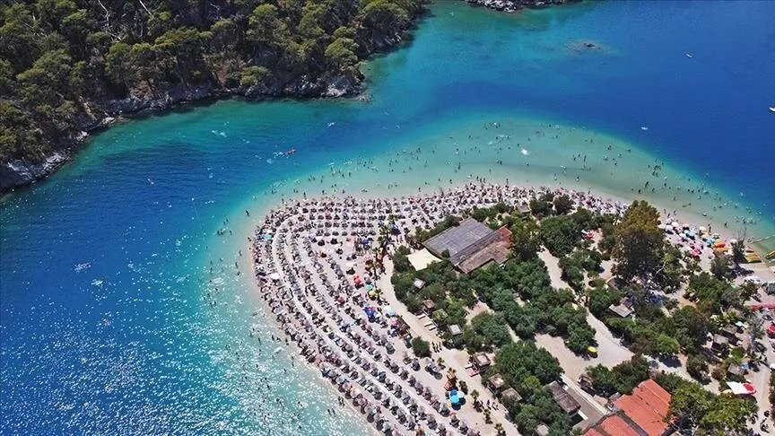 تركيا تتألق عالميًا: ثالث أكبر دولة بعدد الشواطئ الزرقاء لعام 2025