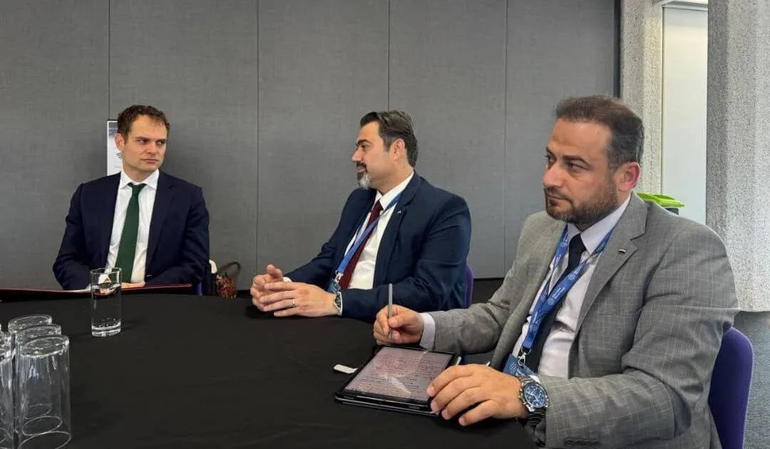 سوريا وبريطانيا تبحثان تعزيز فرص التعليم للأطفال السوريين في ظل الأزمة