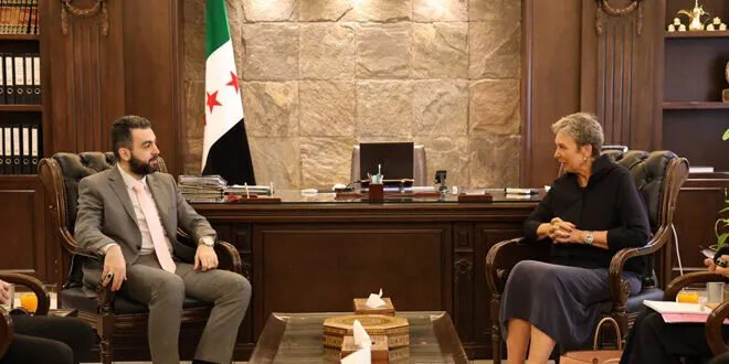 وزير الإدارة المحلية يبحث مع سويسرا تعزيز التعاون في مجال الإدارة اللامركزية وتأهيل الكوادر