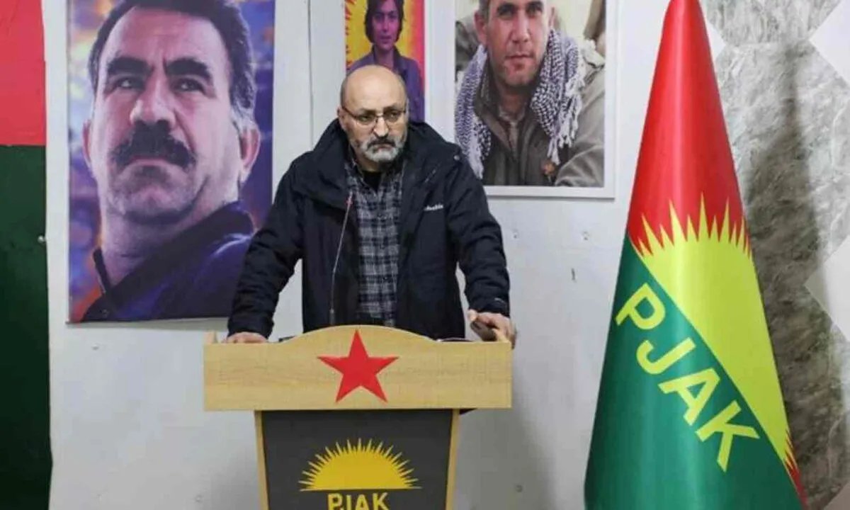 الفرع الإيراني لـ "PKK" يرفض دعوة أوجلان لحل الحزب وتسليم السلاح