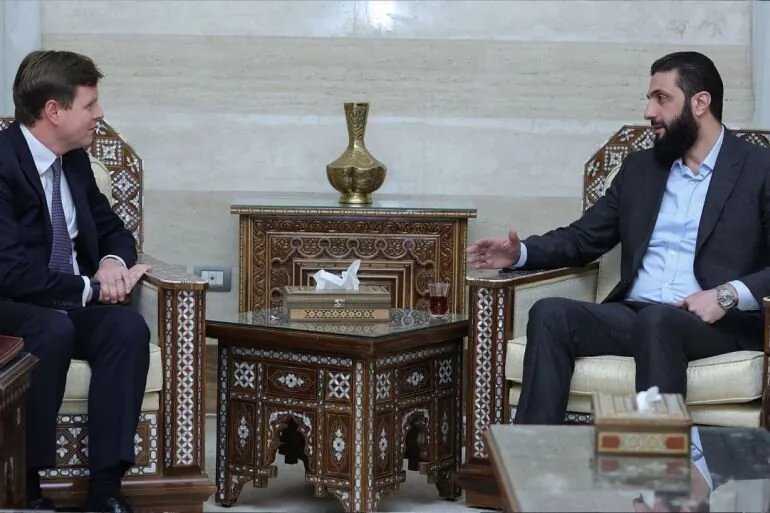 لقاء تاريخي في دمشق: وفد أمريكي رفيع المستوى يبحث مستقبل سوريا مع "الإدارة الجديدة" و"تحرير الشام"