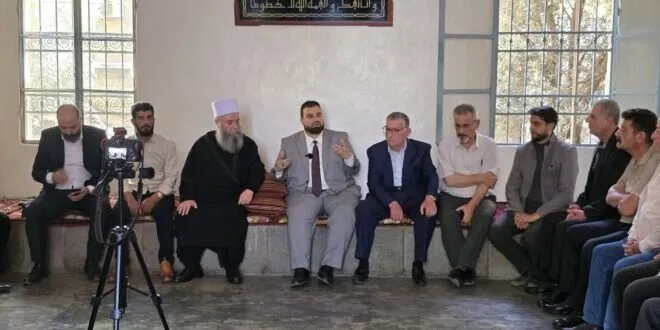 محافظ السويداء يلتقي عائلات المدينة ويؤكد على الوحدة الوطنية والإصلاح الاقتصادي