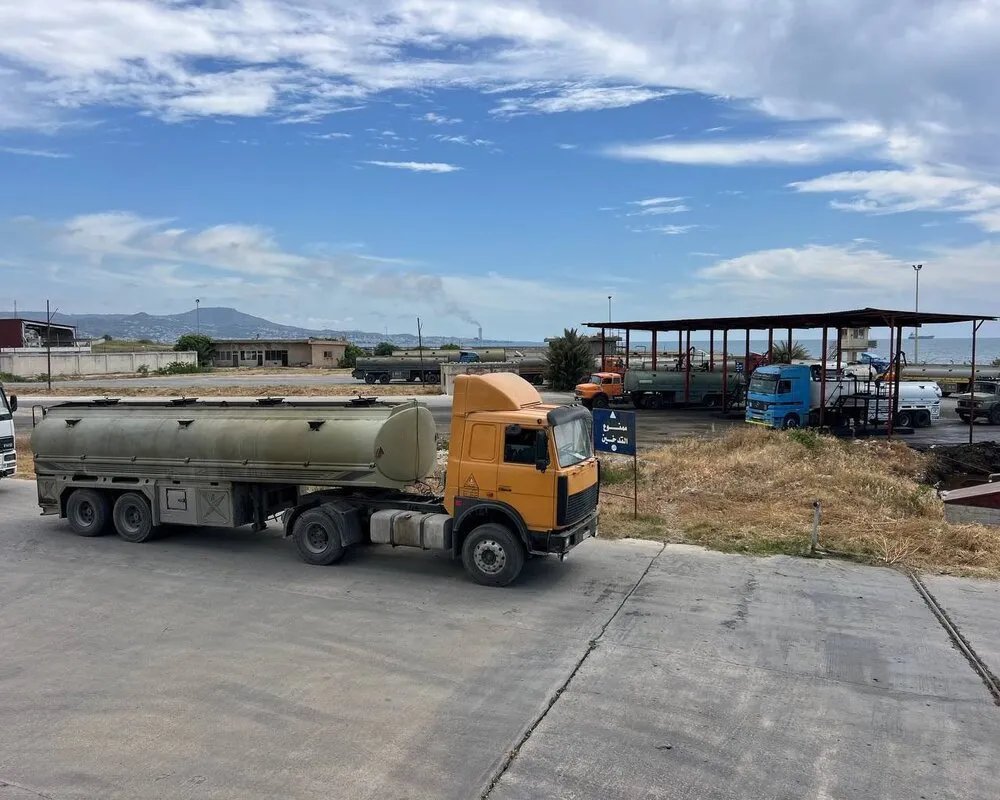 طرطوس تشن حملة مكثفة لضبط أسعار الوقود بعد انخفاض الدولار