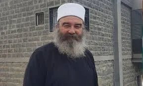 الشيخ حكمت الهجري يدعو إلى مؤتمر وطني شامل لرسم مستقبل سوريا: نحو نظام لامركزي ودولة مدنية