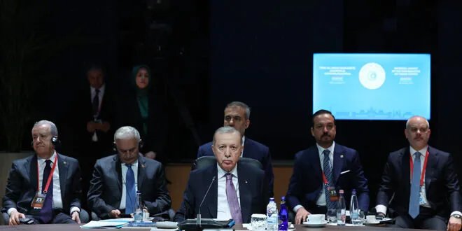 أردوغان يشدد في بودابست على أهمية الحفاظ على وحدة الأراضي السورية والتصدي للتوسع الإسرائيلي