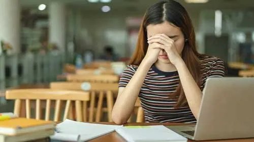 كيف تتغلب على ضغوط الامتحانات؟ نصائح ذهبية للطلاب والأهل لتحقيق النجاح