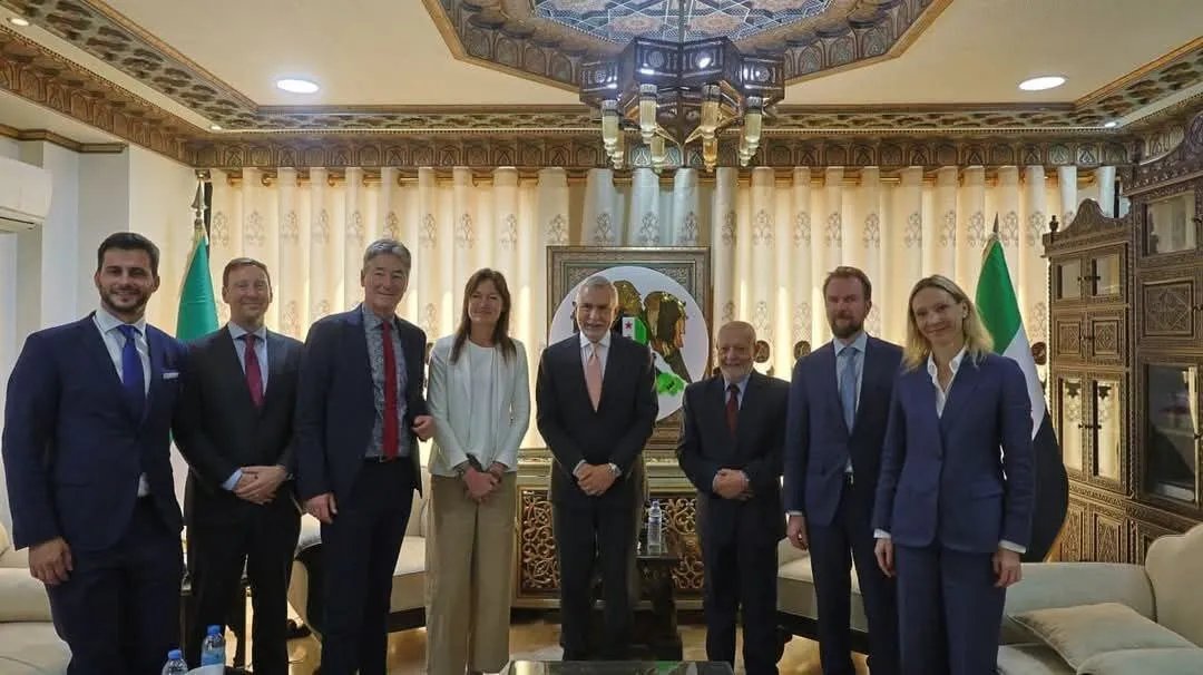 بعد رفع العقوبات: اتفاق مبدئي على دخول المنتجات السورية إلى الأسواق الأوروبية في أول لقاء رسمي بين وزير الاقتصاد ووفد أوروبي