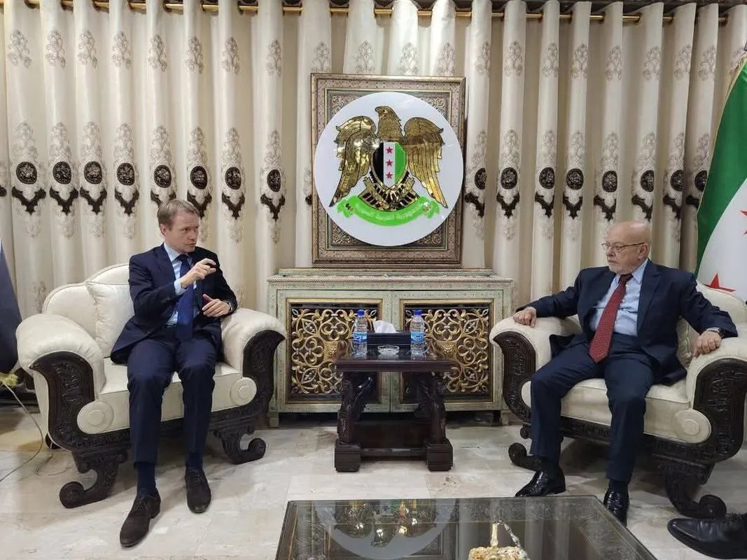 وزير الاقتصاد السوري يبحث مع فرنسا رفع العقوبات وتنمية المشروعات الصغيرة