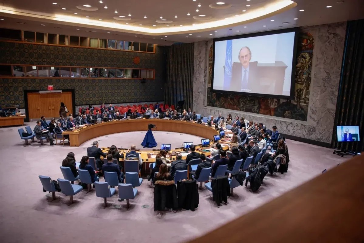 سوريا في مجلس الأمن: رفع العقوبات الأوروبية تتويج للدعم العربي ومطالبة بوقف الاعتداءات الإسرائيلية