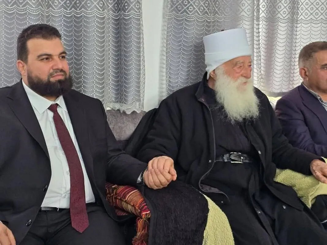 السويداء: هجوم على مبنى المحافظة وإدانة واسعة.. هل يتراجع فرض القانون؟