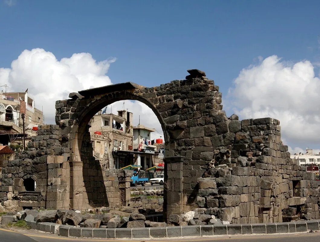 السويداء: مذكرة توقيف بحق المتورطين في حادثة الاعتداء على مبنى المحافظة