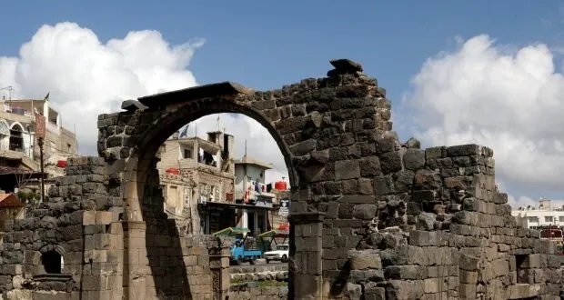 السويداء: مذكرة توقيف بحق متورطين في حادثة استهداف مبنى المحافظة