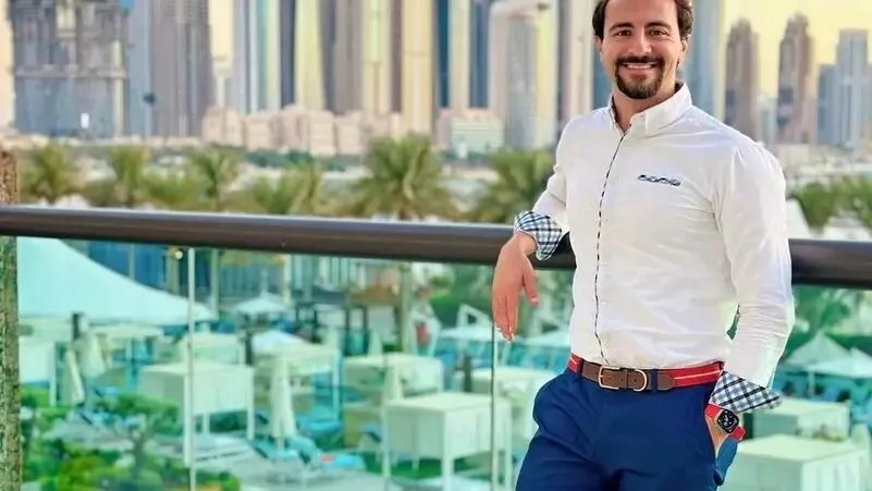من حُب السباحة إلى مشروع عالمي: قصة نجاح شاب سوري يحقق الملايين بتطبيق مبتكر