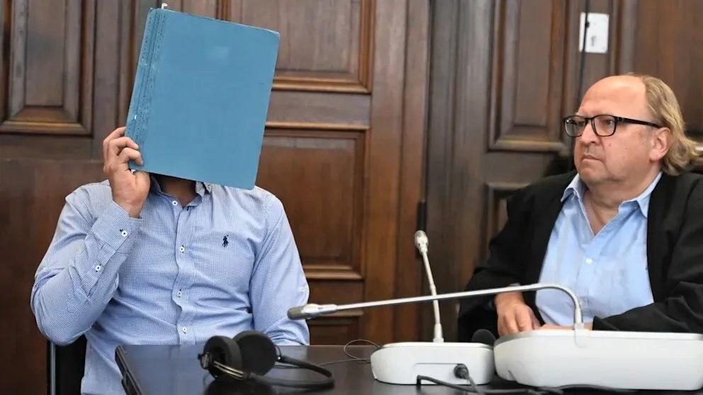 جريمة مروعة في هامبورغ: محاكمة رجل دفع شريكته للقفز من الطابق الرابع هربًا من عنفه