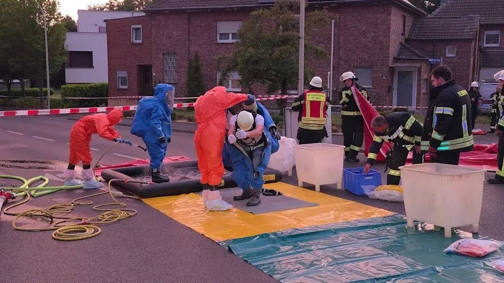 غباء مجرمين يقود لكشف عصابة مخدرات في ألمانيا: "كيس رأس" يفضح مخططهم!