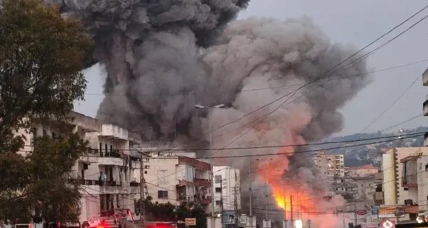 غارة إسرائيلية عنيفة تستهدف مبنى في تول جنوب لبنان بعد إنذار بالإخلاء