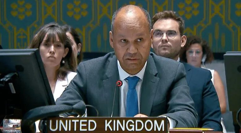 بريطانيا تدعو سوريا إلى وضع جدول زمني واضح للانتقال السياسي وتثني على خطوات رفع العقوبات