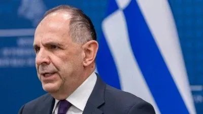 اليونان تعرض المساعدة في إعادة إعمار سوريا وتدعو إلى احترام وحدتها