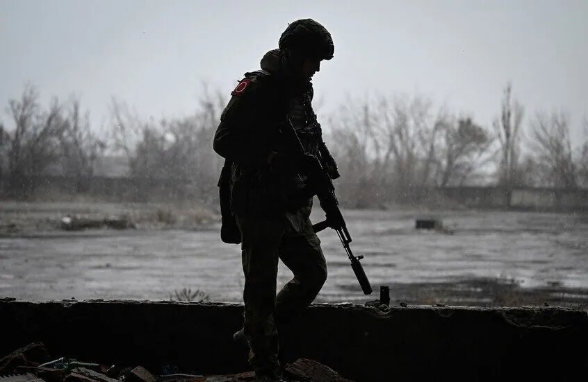 عملية خاطفة بالدراجات النارية: القوات الروسية تستعيد بلدة نوفولينوفكا في دونيتسك