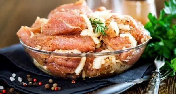 أسرار تتبيلة المشاوي المثالية: دجاج ولحم بتتبيلات شهية لعزومات الصيف