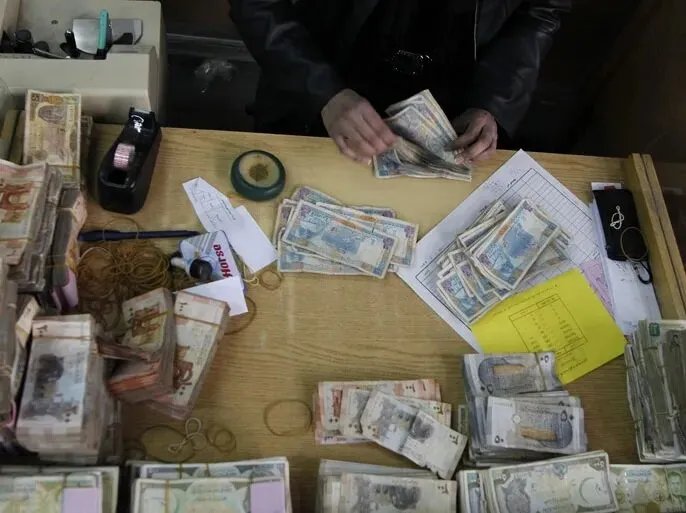 تحديث فوري: أسعار الدولار واليورو والذهب مقابل الليرة السورية في السوق السوداء اليوم السبت 24 مايو 2025