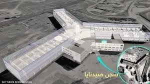 الخوذ البيضاء تهرع لإنقاذ محتجزين محتملين في أقبية سجن صيدنايا بعد تحرير الآلاف