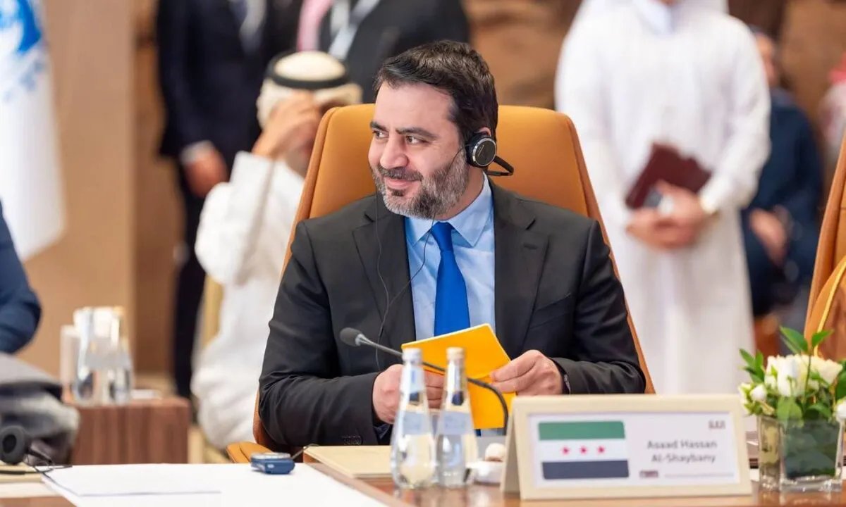 سوريا ترحب بتخفيف العقوبات الأمريكية وتعتبرها "خطوة في الاتجاه الصحيح" نحو التعافي الاقتصادي