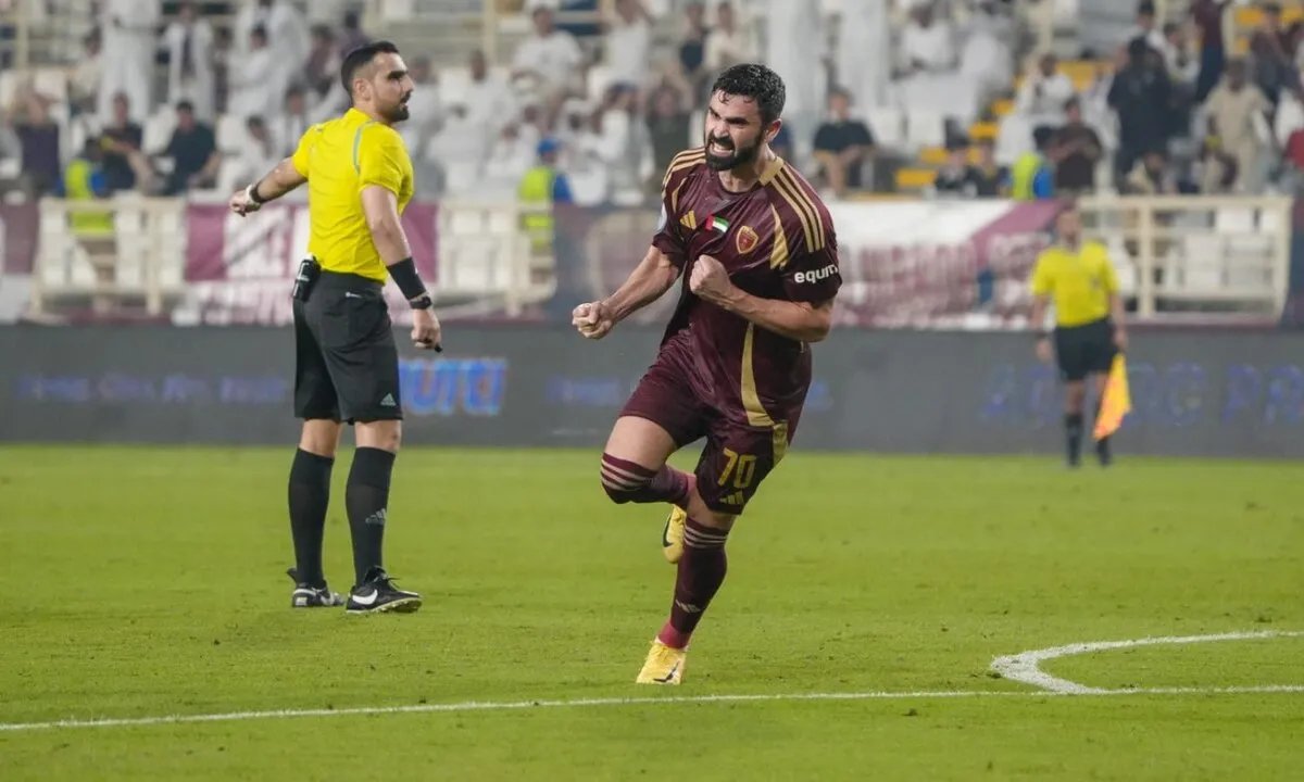 عمر خريبين يتألق في الدوري الإماراتي ويقترب من صدارة الهدافين