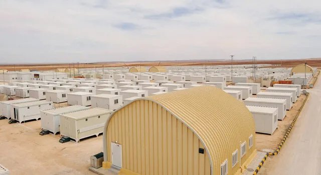 عودة طوعية: مئات اللاجئين السوريين يغادرون مخيم "مريجيب الفهود" في الأردن إلى سوريا