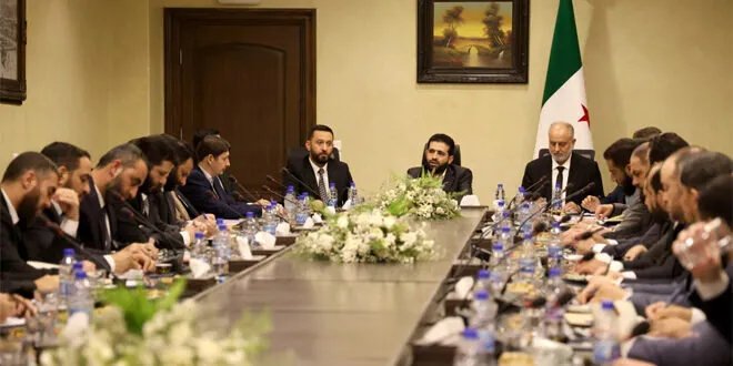 وزير الداخلية يناقش الهيكلية التنظيمية الجديدة للوزارة وسبل تعزيز الأداء الأمني والإداري