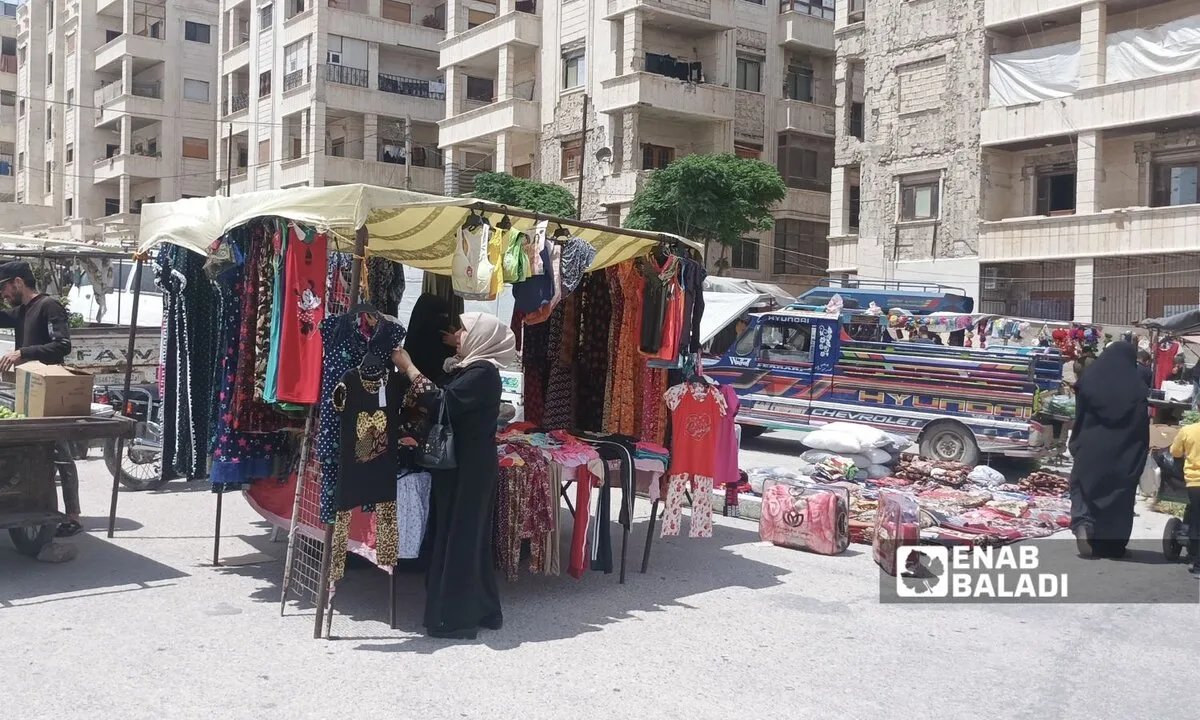 تراجع الأسواق الشعبية في إدلب: ارتفاع الأسعار وعودة المهجرين يقللان من "البسطات"
