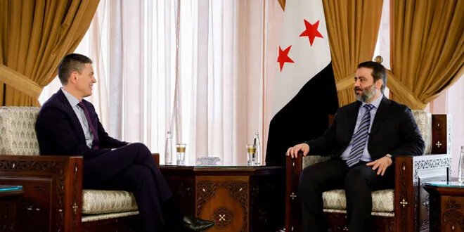 وزير الخارجية السوري يبحث مع لجنة الإنقاذ الدولية سبل دعم اللاجئين والتعاون الإنساني