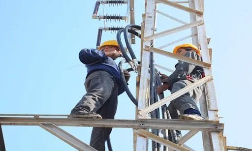 أزمة الكهرباء في دمشق: مسؤول يكشف عن شرطين لتحسين التغذية