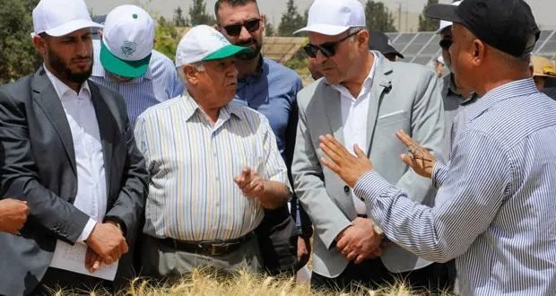 وزير الزراعة يدعو إلى تطوير محاصيل مقاومة للجفاف في يوم حقلي بقرحتا