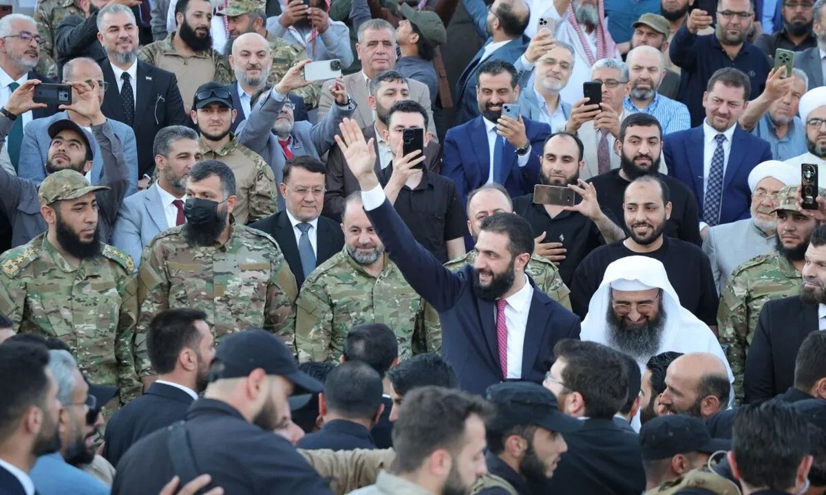 بعد انتهاء الحرب: الرئيس السوري المؤقت يعلن "معركة ضد الفقر" من حلب