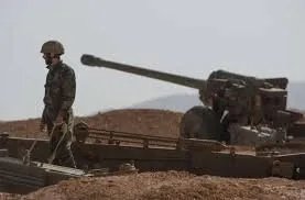 تصعيد خطير في إدلب: قصف النظام يودي بحياة طفلة وإصابة مدنيين وتخوف من كارثة إنسانية