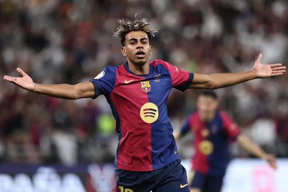 لامين يامال يمدد عقده مع برشلونة حتى 2031: مستقبل البارسا في أيدٍ أمينة