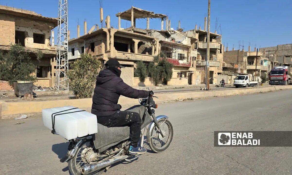 تلوث الثلج في دير الزور: إغلاق معامل ومخاوف متزايدة على الصحة العامة