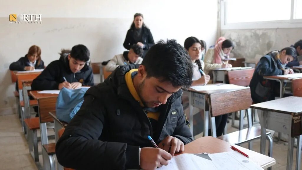 الإدارة الذاتية في شمال سوريا تهدد بإجراء امتحانات حكومية بشكل مستقل بسبب تجاهل دمشق