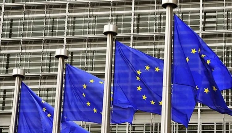 الاتحاد الأوروبي يخفف العقوبات الاقتصادية عن سوريا مع تمديد القيود على النظام السابق