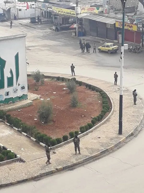 إدلب تنتفض مجدداً: مظاهرات حاشدة ضد الجولاني وسط استنفار أمني مكثف