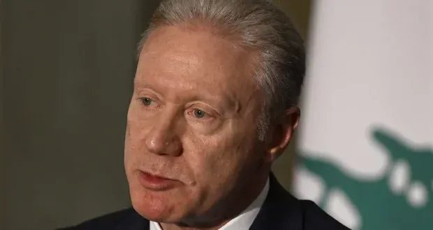 وزير الخارجية اللبناني ينتقد "الثلاثية الخشبية" ويدعو حزب الله لتسليم سلاحه