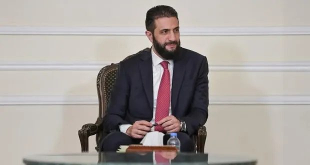 الرئيس الشرع يستقبل وفداً من شيوخ ووجهاء عشائر حلب لبحث قضايا المنطقة