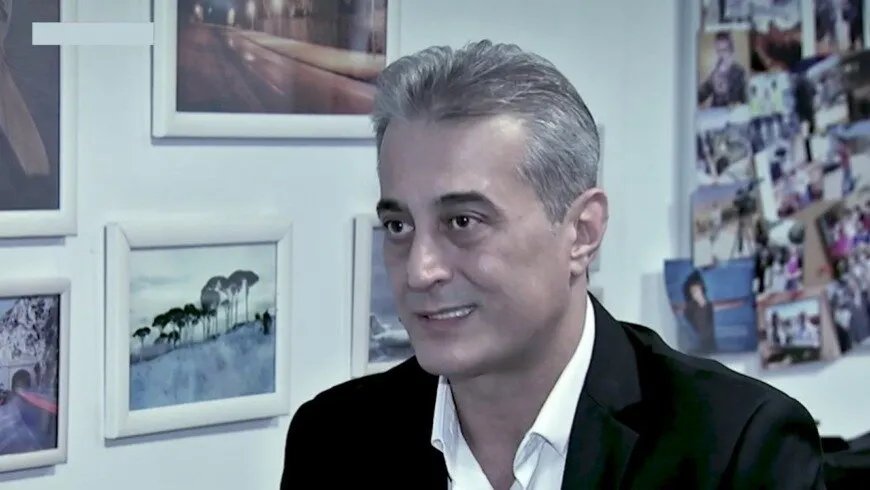 سامر رضوان يكشف تفاصيل نقاش حاد مع مسؤول أمني رفيع حول أحداث الساحل السوري