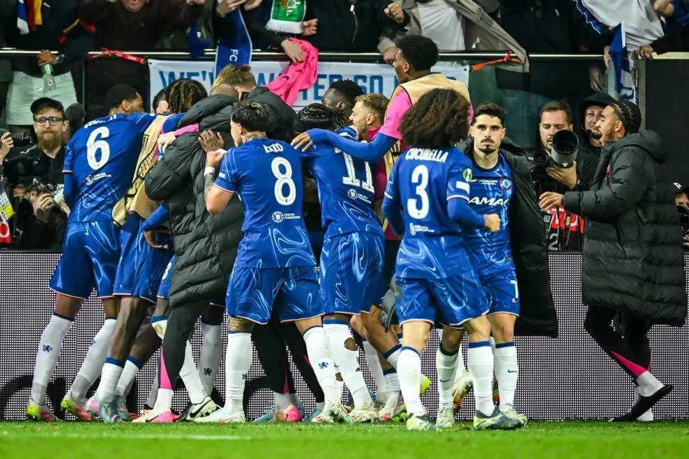 تشيلسي يكتسح ريال بيتيس ويتوج بلقب دوري المؤتمر الأوروبي بفوز تاريخي